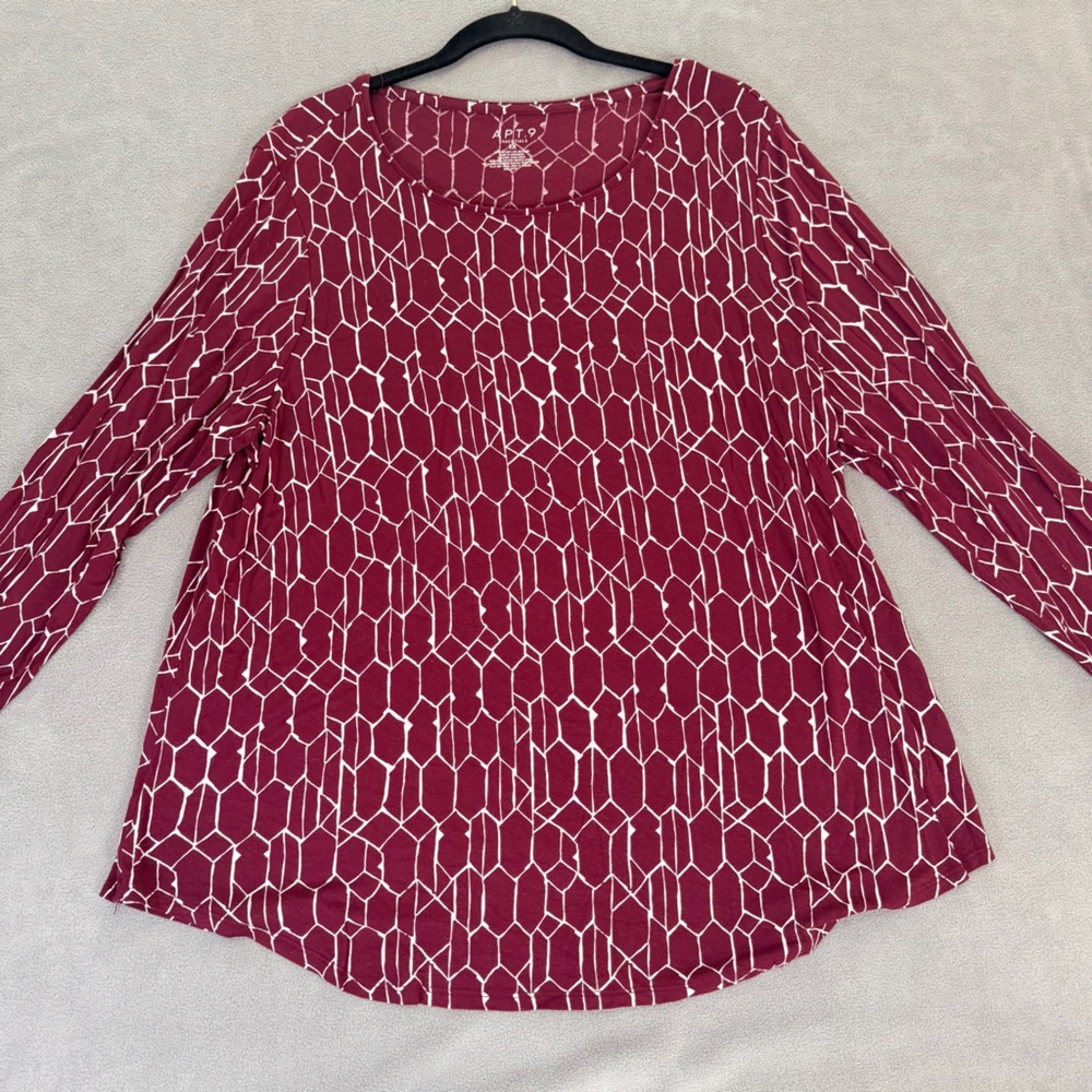 Apt. 9 Women’s Burgundy & White Geometric Design Long Sleeve Women’s T-Shirt 1X